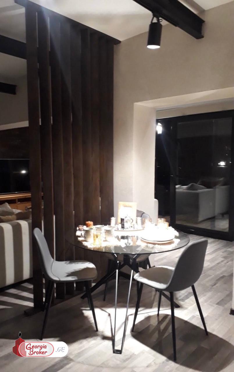 ქირავდება ახალი გარემონტებული 2 ოთახიანი ბინა ვერაზე